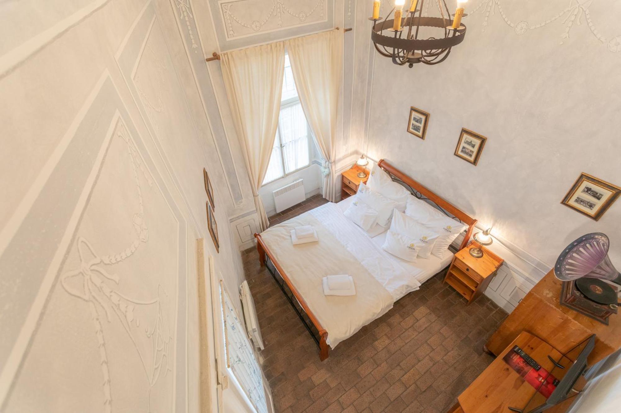 Double Room Entrance from the Street